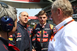 Франц Тост, руководитель Scuderia Toro Rosso с Максом Ферстаппеном, Scuderia Toro Rosso и доктор Хел