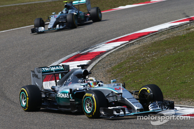 Lewis Hamilton, Mercedes AMG F1 W06 leads team mate Nico Rosberg, Mercedes AMG F1 W07