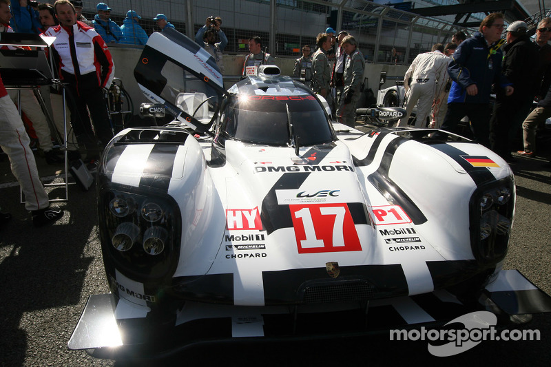 #17 Porsche Team 919 Hybrid: Timo Bernhard, Mark Webber, Brendon Hartley