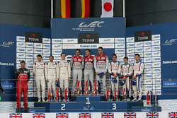 Podium: Los ganadores, Benoit Tréluyer, Marcel Fassler, Andre Lotterer, segundo lugar, Romain Dumas,