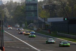 #19 GRT Grasser Racing Team Lamborghini Huracan : Andrew Palmer, Fabio Babini, Jeroen Mul