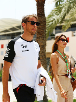 Дженсон Баттон McLaren со своей женой Джессикой Баттон