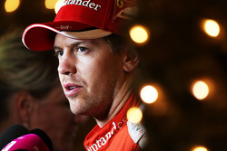 Sebastian Vettel, Ferrari avec les médias
