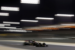 Romain Grosjean, Lotus F1 E23 sacando chispas