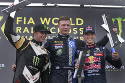 Podium : le deuxième, Petter Solberg, SDRX, le vainqueur, Johan Kristoffersson, Volkswagen Team Sweden et le troisième, Timmy Hansen, Peugeot Hansen