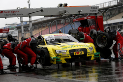 Arrêt aux stands pour Mike Rockenfeller, Audi Sport Team Phoenix Audi RS 5 DTM