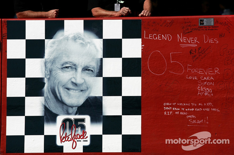The fans pay tribute