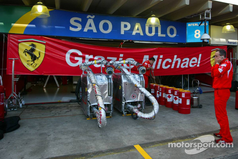 Feierstunde: Ferrari verabschiedet Schumi