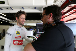 Ромен Грожан, Lotus F1 Team и гоночный инжинер Жульен Симон-Шотемп