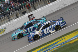 Ricky Stenhouse Jr., Roush Fenway Racing Ford and Jimmie Johnson, Hendrick Motorsports Chevrolet