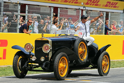 Льюис Хэмилтон, Mercedes AMG F1 на параде пилотов