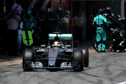 Lewis Hamilton, Mercedes AMG F1 Team pendant un arrêt aux stands
