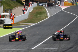 Даниэль Риккардо, Red Bull Racing RB11 и Карлос Сайнс мл., Scuderia Toro Rosso STR10 - борьба за поз