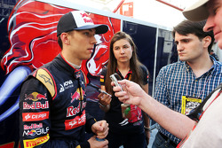 Pierre Gasly, Scuderia Toro Rosso avec les médias