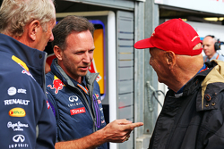 Dr Helmut Marko, consultant Red Bull Motorsport avec Christian Horner, Team Principal Red Bull Racing et Niki Lauda, président non-exécutif de Mercedes