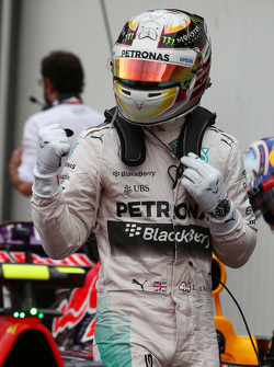 Pole para Lewis Hamilton, de Mercedes AMG F1