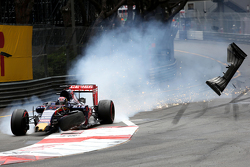 Max Verstappen, Scuderia Toro Rosso s'accroche avec Romain Grosjean, Lotus F1 Team