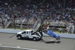 O carro danificado de Tony Kanaan, Chip Ganassi Racing Chevrolet
