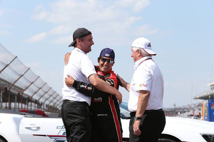 Tim Cindric, Roger Penske and Race winner Juan Pablo Montoya, Team Penske Chevrolet