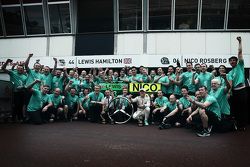 Nico Rosberg, Mercedes AMG F1 Equipo celebra su victoria