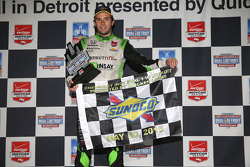 Ganador de la carrera Carlos Munoz, Andretti Autosport Honda