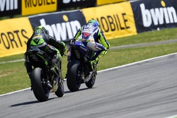 Valentino Rossi, Yamaha Factory Racing, et Pol Espargaro, Tech 3 Yamaha