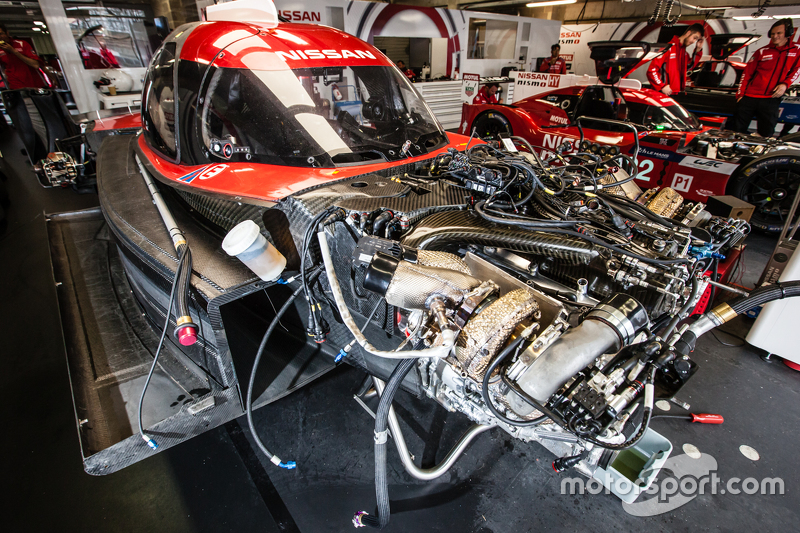 Nissan Motorsports Nissan GT-R LM NISMO engine