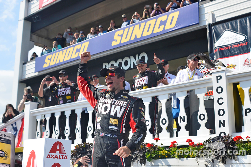 El ganador: Martin Truex Jr., Furniture Row Racing Chevrolet