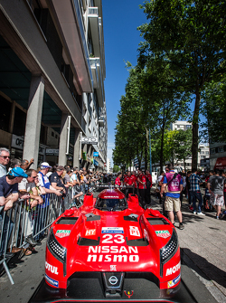 #23 Nissan Motorsports Nissan GT-R LM NISMO