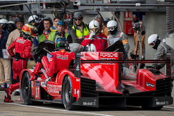 #17 Porsche Team Porsche 919 Hybrid: Timo Bernhard, Mark Webber, Brendon Hartley