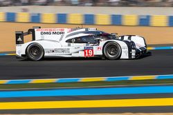 #19 Porsche Team Porsche 919 Hybrid: Nico Hulkenberg, Nick Tandy, Earl Bamber