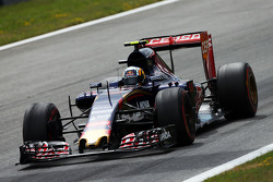 Карлос Сайнс мл., Scuderia Toro Rosso STR10