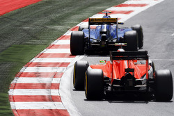 Felipe Nasr, Sauber C34 e Roberto Merhi, Manor F1 Team