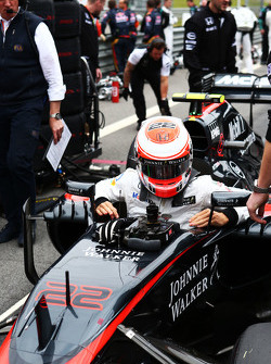 Jenson Button, McLaren MP4-30 sur la grille