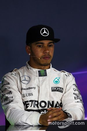 Lewis Hamilton, Mercedes AMG F1 en la conferencia de prensa de la FIA