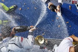 Champagne pour tout le monde !
