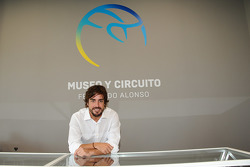 Fernando Alonso en el museo Fernando Alonso Museum y Circuito