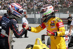 Il Secondo Posto George Russell, Carlin e il vincitore gara 3 Antonio Giovinazzi, Jagonya Ayam with