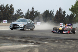 Daniel Ricciardo, de Red Bull Racing pone a prueba el nuevo circuito del GP de México