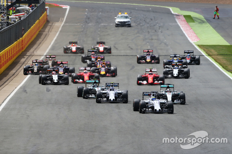 Départ : Felipe Massa, Williams FW37 mène