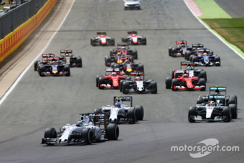 Départ : Felipe Massa, Williams FW37 mène