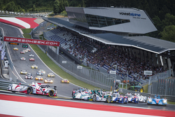 Partenza: Jota Sport Gibson 015S-Nissan #38: Simon Dolan, Filipe Albuquerque, Harry Tincknell leads