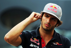 Карлос Сайнс, Scuderia Toro Rosso