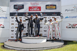 GS Podio: ganadores de carreras # 15 Multimatic Motorsports Ford Mustang Boss 302R Scott Maxwell, Bi
