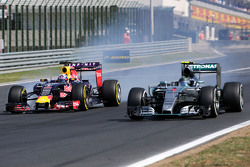 Daniel Ricciardo, Red Bull Racing et Nico Rosberg, Mercedes AMG F1 Team