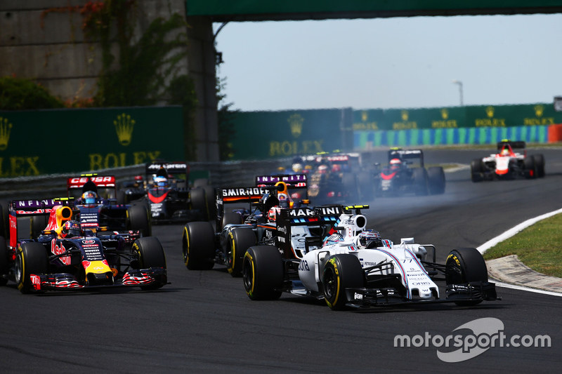 Valtteri Bottas, Williams FW37, al inicio de la carrera