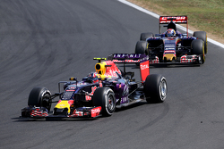 Даниил Квят, Red Bull Racing, и Макс Ферстаппен, Scuderia Toro Rosso
