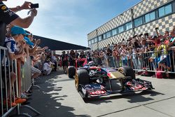 Max Verstappen en el Red Bull Showrun en Assen