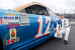 Ricky Stenhouse Jr. and his throwback David Pearson scheme