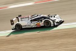 #17 Porsche Team Porsche 919 Hybrid : Timo Bernhard, Mark Webber, Brendon Hartley